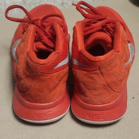 Nike Kyrie Irving 3 GS Youth Size 2 Basketball Shoes 869985 601 2017 Red - Picture 3 of 8